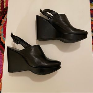 Robert clergerie sling back leather wedges